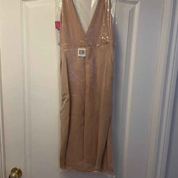 BNWT Undercontrol Slimming Slip - Picture 3 of 5